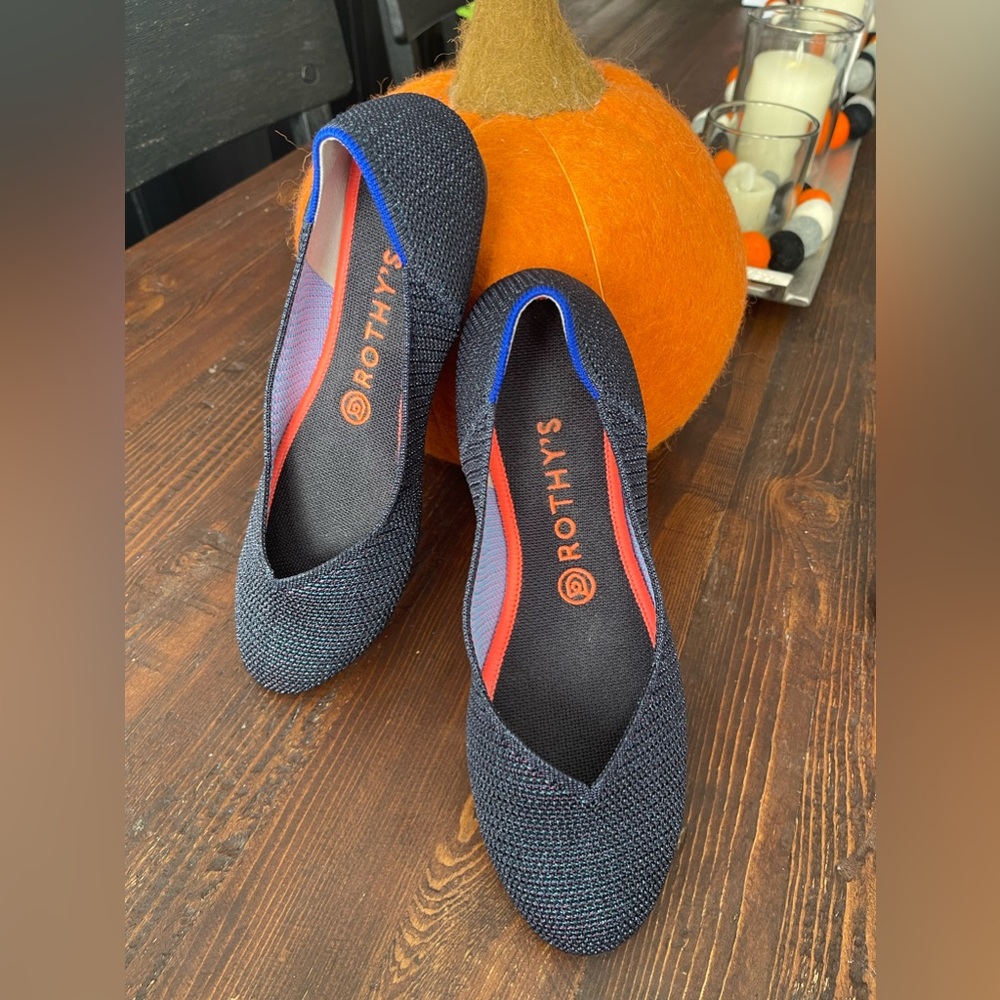 Metallic midnight Rothy’s size 9